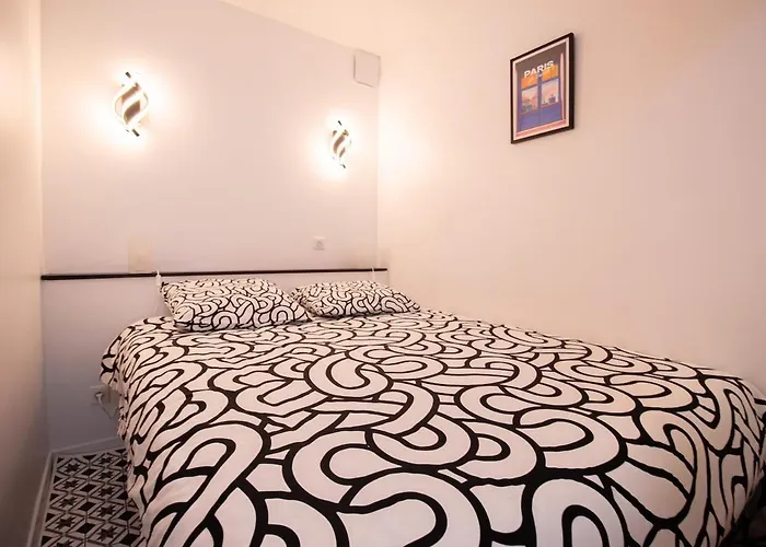 Elegante Evasion Dans Le Vibrant 11e Arrondissement - Longue Duree