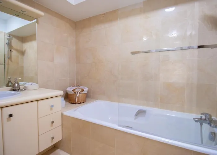 Elegante Evasion Dans Le Vibrant 11e Arrondissement - Longue Duree * Париж